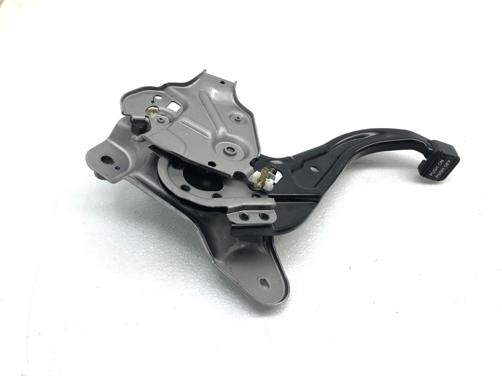 20112019 INFINITI QX56 QX80 EMERGENCY PARKING BRAKE PEDAL OEM eBay