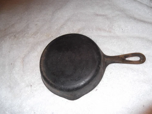 1053 0 Wagner 6 1/2" Skillet Sidney 0 cast iron vintage