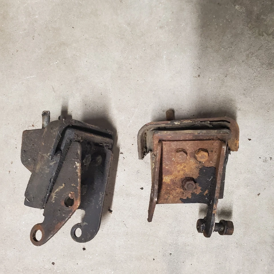 1951-55 克莱斯勒纽约客/温莎 331 Hemi“一对”发动机电机支架 — 第 4/4 张图片