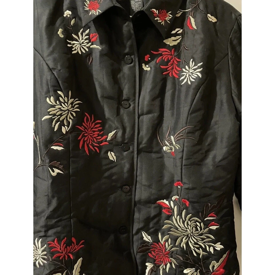  Jaqueta Silk Land Vintage Preta Acolchoada Floral Botão de Seda Tamanho 14 - Imagem 3 de 4