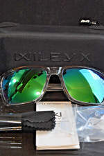 Wiley X Trek Crystal Light Grey Frame, Captivate Polarized Green Mirror Lense