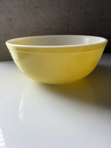 Pyrex 404 4 Quart Yellow Mixing Bowl Vintage, From Primary Colors Set