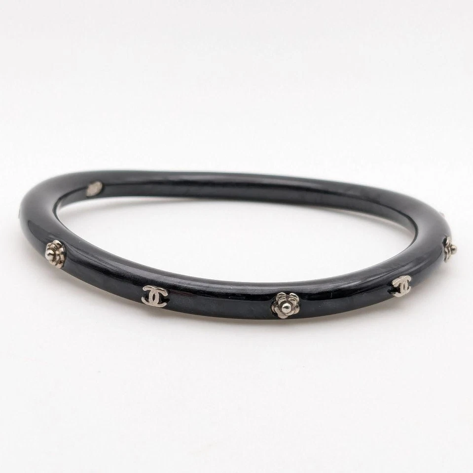 Brazalete Brazalete CHANEL Brillo Negro Resina Plata Logo CC Flor Camelia 02A Foto 2 de 4