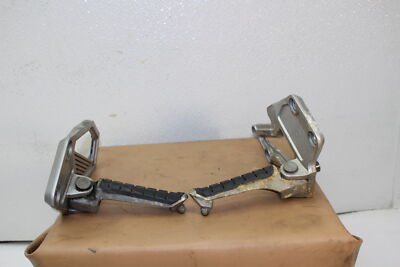 1987 KAWASAKI NINJA ZX750 (#299) LEFT RIGHT FRONT FOOT REST PEG