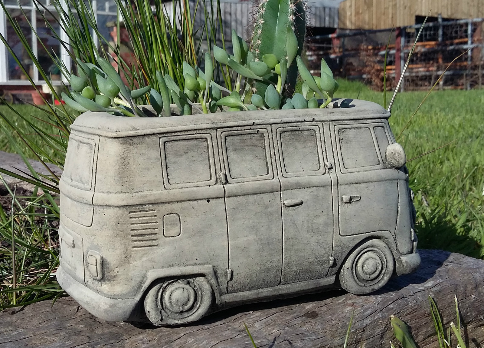 STONE GARDEN VW CAMPERVAN PLANTER HIPPIE VOLKSWAGEN VEHICLE TROUGH POT