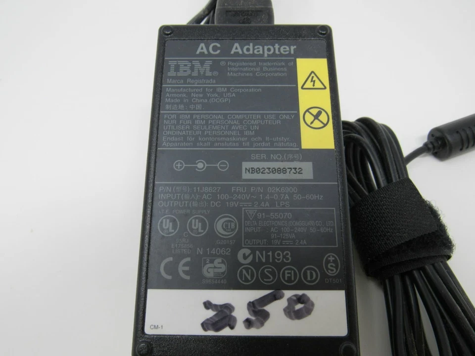 Оригинальный выход адаптера переменного тока IBM 19 В 1,4-0,7 А 50-60 Гц 2,4 А 11J8627 - Изображение 4 из 4