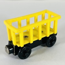 Yellow Circus Cargo Car Thomas the Train Wooden Railway 2002 Friends