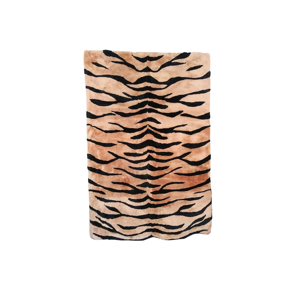 Alfombra de piel de oveja a rayas de tigre - Alfombra de 4 pies x 6 pies, colgante de pared, tiro de cama Foto 2 de 4