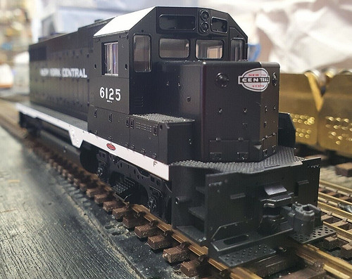 37-3023 KATO HO SCALE EMD GP35 PHASE 1A NEW YORK CENTRAL #6125 | Zustand: New