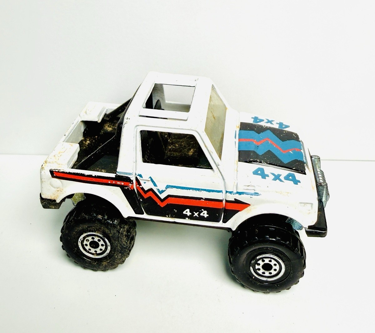 1989 Hot Wheels 4X4 Suzuki Samurai Street Roader White w/ Retro