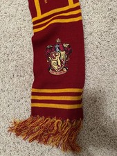 Universal Orlando HARRY POTTER GRYFFINDOR scarf 8 x 62 NWT