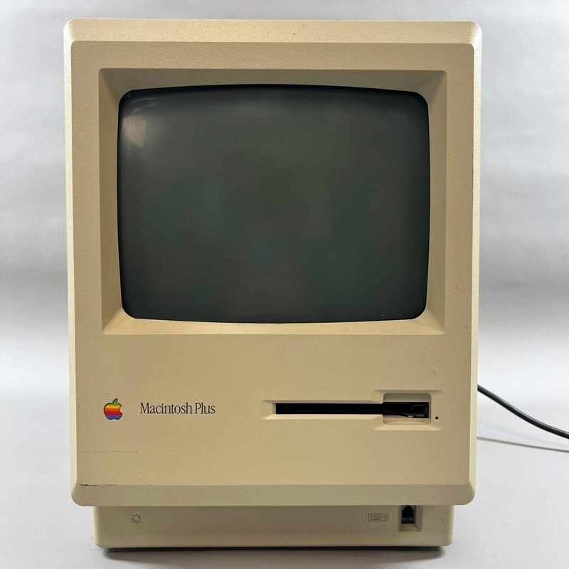 Broken Apple Macintosh Plus Computer Read