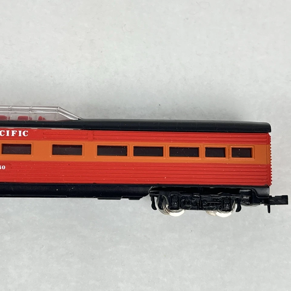 Model Power N-Scale Streamline Southern Pacific Passenger Car 2660 NO. 3059 - Image 4 of 4