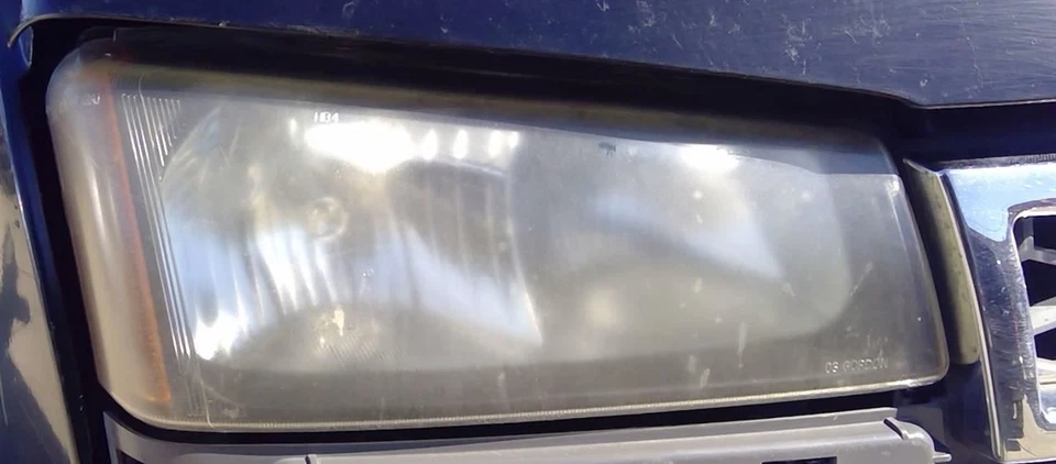 2005 06 07 Chevy Silverado 1500 Passenger RH Headlight Headlamp | Classic Style - Image 2 of 4