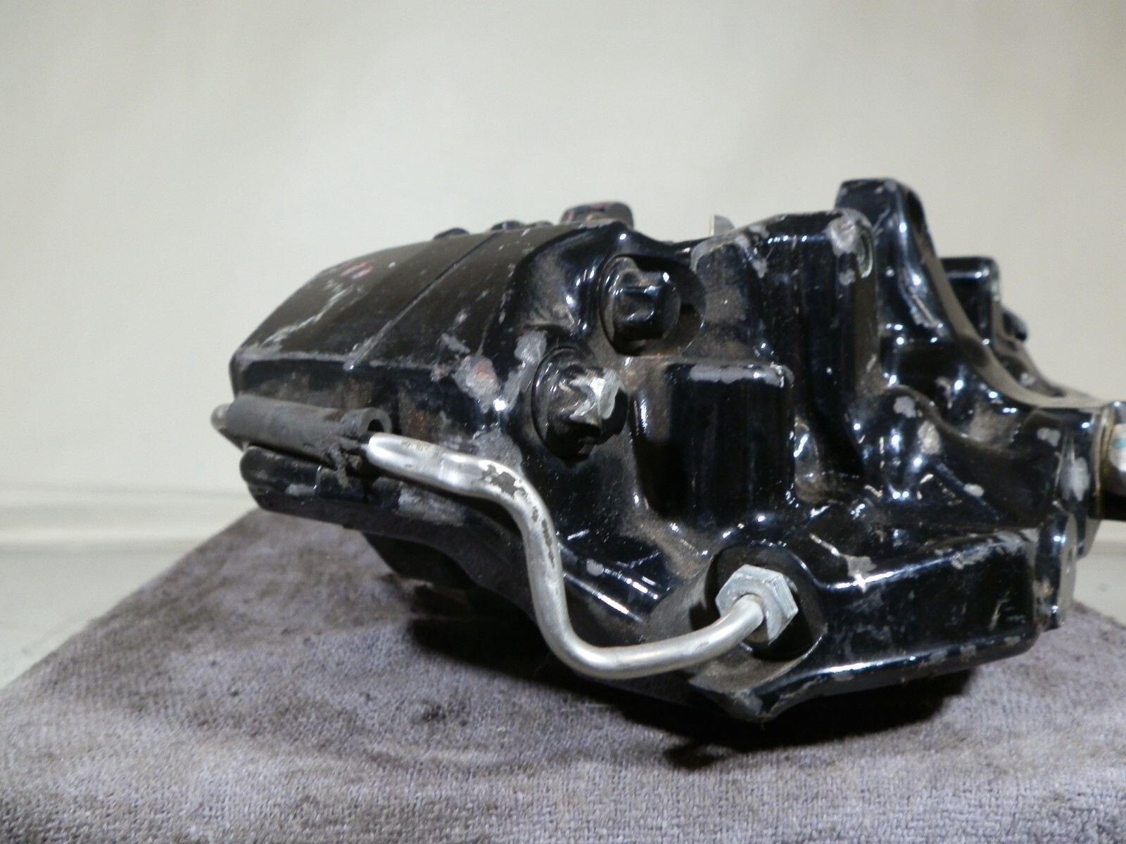 Mclaren Right Bleeder Brake Calier 18031822