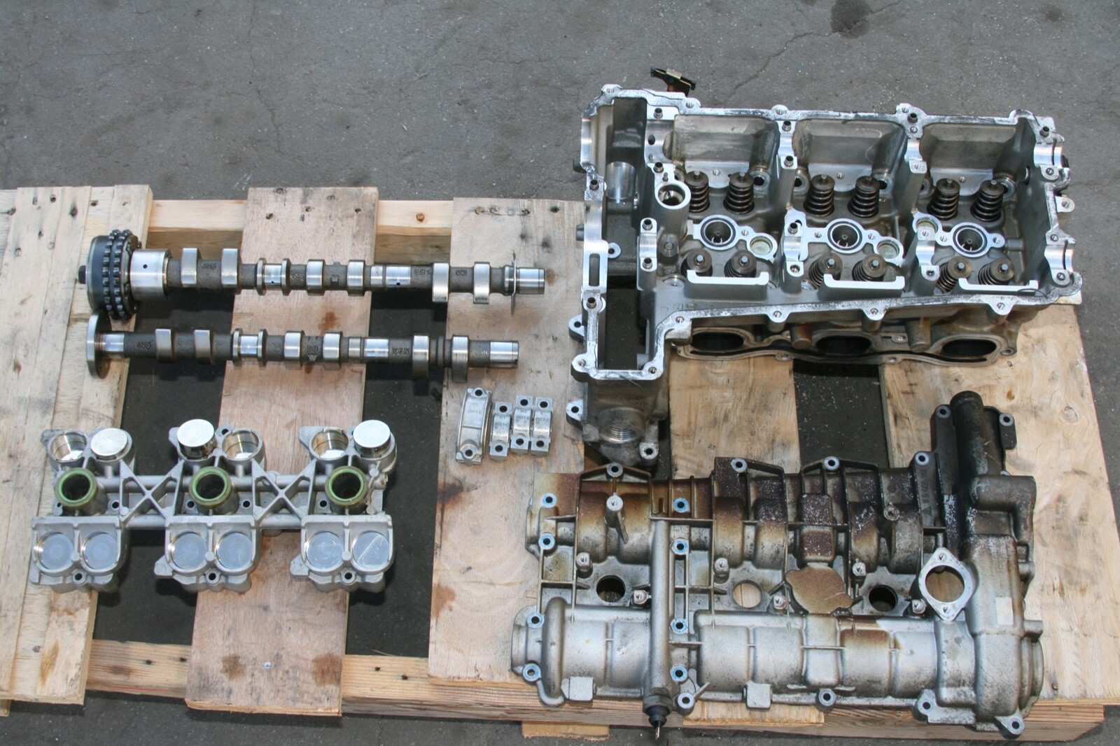 20032004 Porsche 986 Boxster S 3.2L Cylinder Head w/ Camshafts Bank 1
