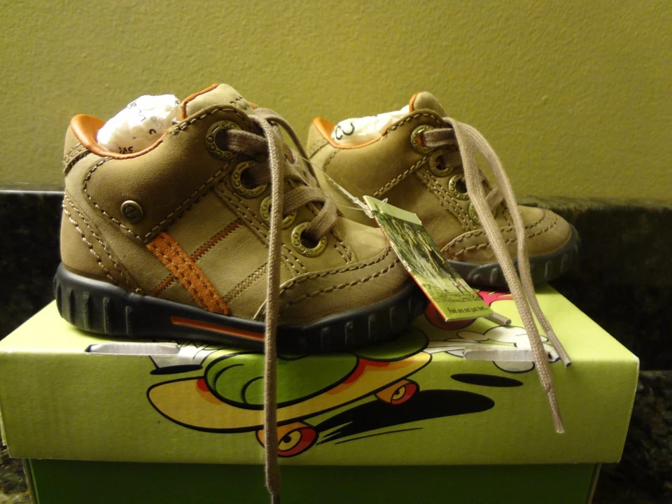 СОВЕРШЕННО НОВЫЙ В КОРОБКЕ ECCO MIMIC ТУФЛИ НАВАХО КОРИЧНЕВЫЙ РАЗМЕР ЕС 19 США 4-4,5 - Изображение 2 из 4