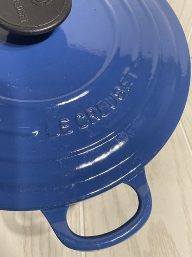 Le Creuset 24 Dutch oven Blue 4 1/2 quart France made Stock pot W/ Lid - Picture 3 of 12