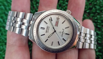 RARE VINTAGE SEIKO SILVER WAVE Z 7123-8070 QUARTZ DIVER JAPAN GENT