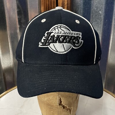 Vintage LOS ANGELES LAKERS Black Embroidered NBA