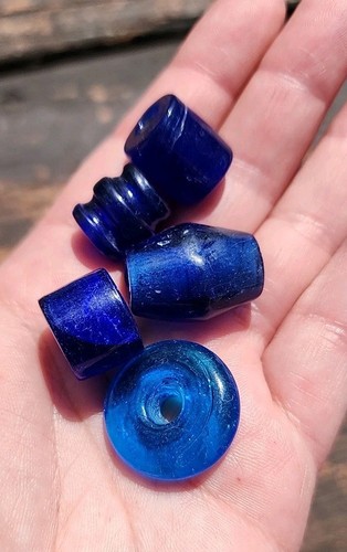 RARE OLD TRANSLUCENT BLUE ANTIQUE TRADE BEADS No Case Worn - Picture 8 of 11