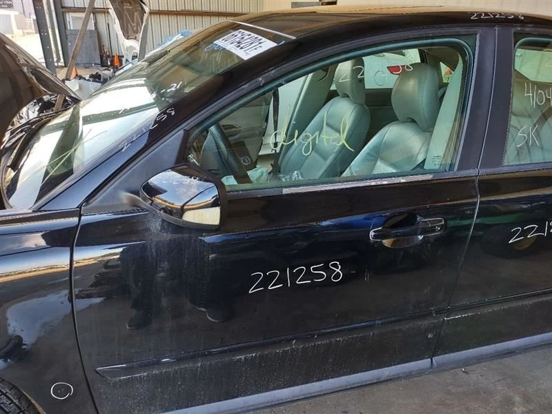 AC Condenser C70 Fits 06-13 VOLVO 70 SERIES 469898 - Image 4 of 4