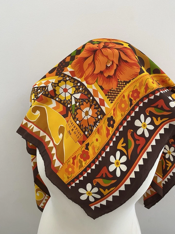 S46# Christian Lacroix Silk Scarf - Retro Floral & Geometric Print 34 Inch Foto 3 de 4