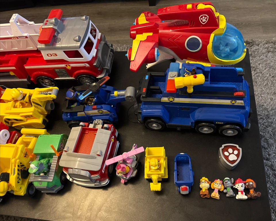 Lote Patrulla Canina con 21 Figuras 20 Vehículos ENORME Lote Gran Camión de Bomberos Submarino Foto 4 de 4