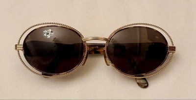 Lunettes de soleil FENDI ovales marron foncé authentiques pour femmes - Photo 1/4
