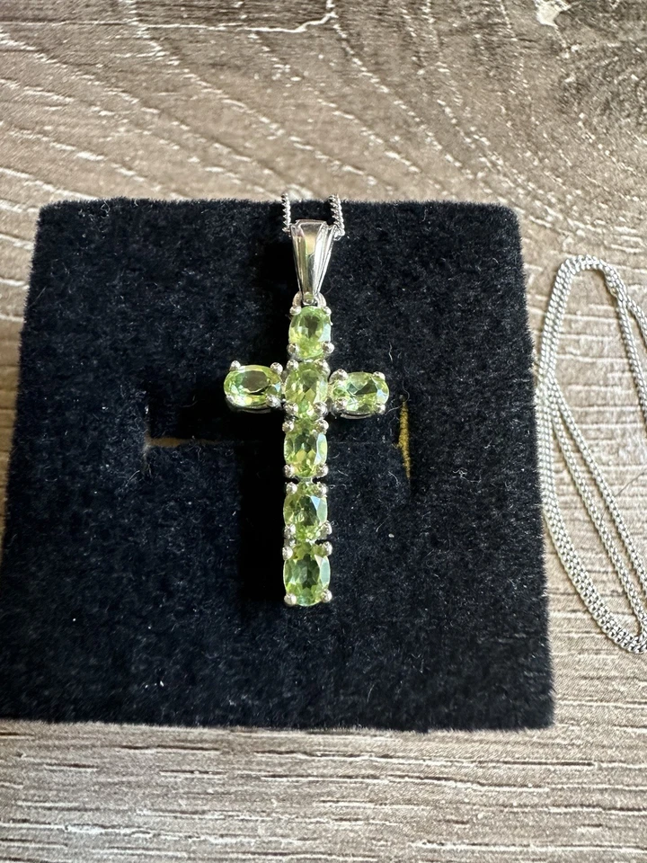 925 Sterling Silver Peridot Cross Pendant Necklace – 20” Chain STS Marked - Image 2 of 4