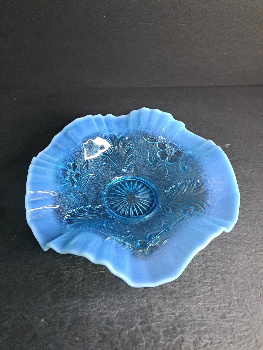 Northwood ホワイトオパルセント　花びら型 ガラスコンポート Northwood ホワイトオパルセント 花びら型 ガラスコンポート