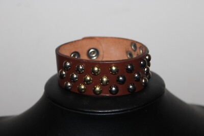 Braunes Echtlederarmband mit Nieten - Vintage Rock Style | Made in Italy