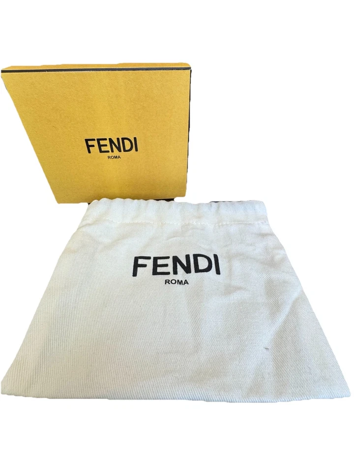 FENDI Baguette 灰色和黄色粒面皮革卡片盒钱包式盒和防尘袋 — 第 3/4 张图片