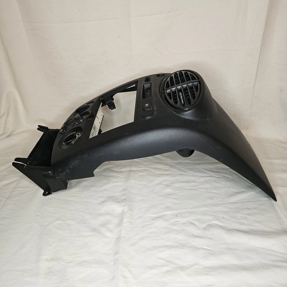 2002-2005 Saturn Vue painel central rádio controle climático moldura acabamento tampa 22693831 - Imagem 3 de 4