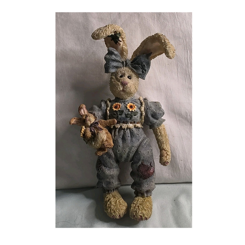 Boyds Bears & Friends  "Winnie Hopkins & Bunny Love" (style #3207)Shoe Box Coltn