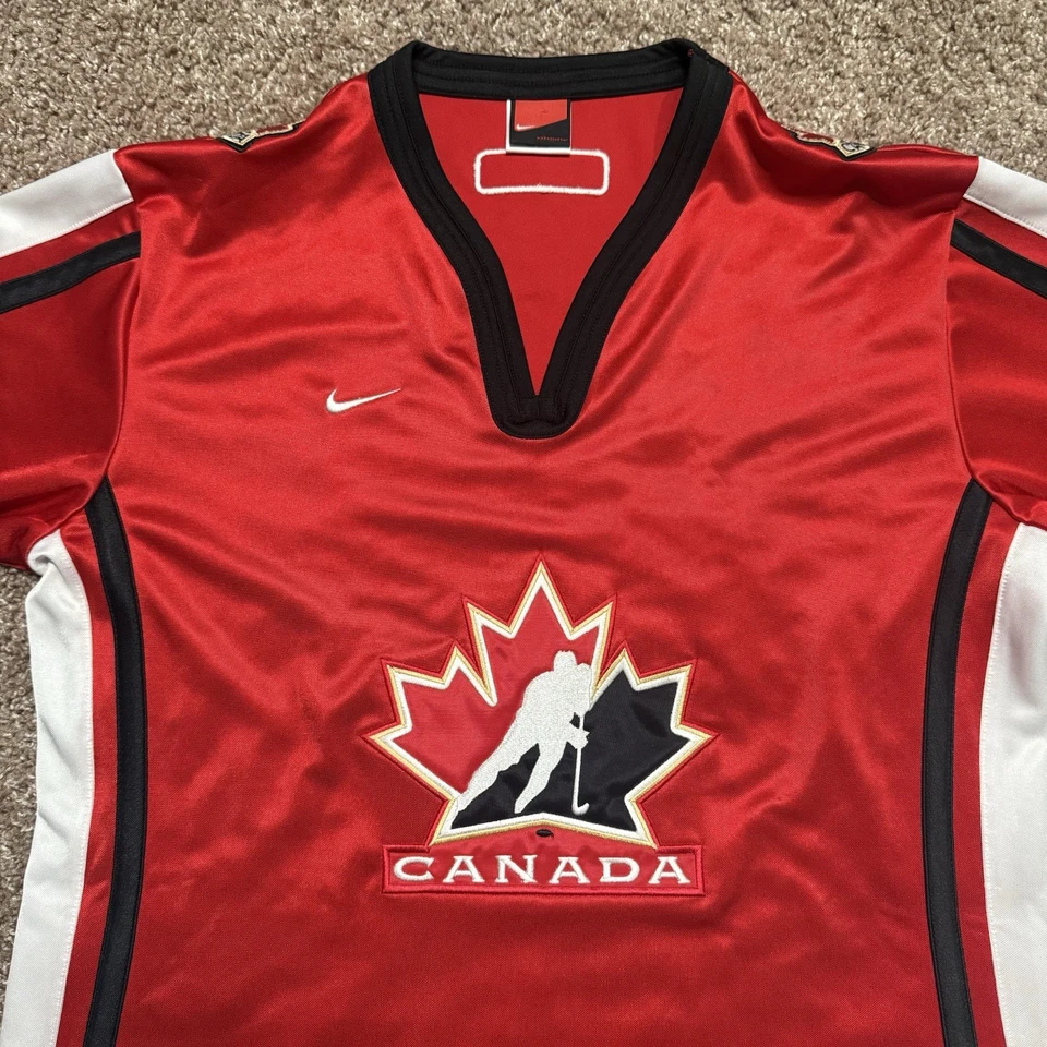 Camiseta roja local de hockey del equipo Nike de Canadá para mujer IIHF olímpica talla grande Foto 3 de 4