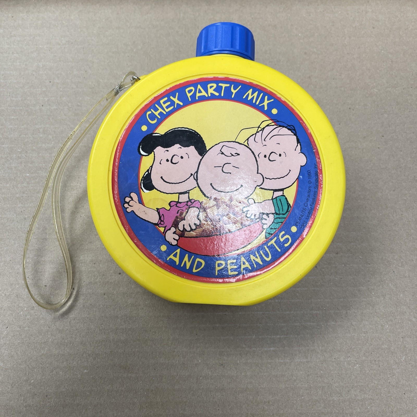 Chex Party Mix & Peanuts 1990 Plastic Canteen Lucy Linus Charlie Brown
