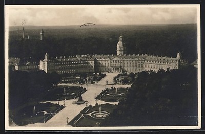 Ansichtskarte Karlsruhe, Schlossplatz, Bad. Landesmuseum aus der Vogelschau 192 
