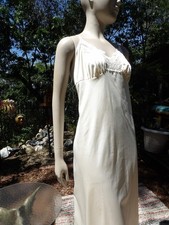 VTG VASSARETTE WOMEN'S CREAM COLOR NYLON  LACE FULL SLIP 44 PLUS