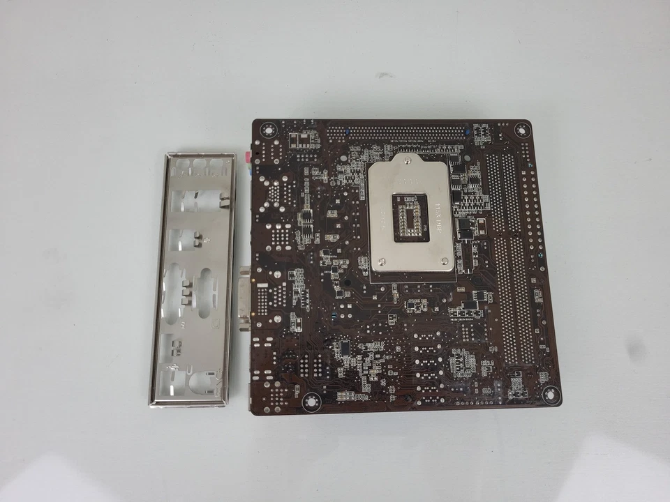 Asus P8H61-I Socket LGA1155 DDR3 Mini-ITX Desktop Motherboard With I/O Shield - Image 4 of 4