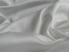 Seidenstoff Seide Satin old ausgerüstet 100%Seide in weiß 1,34 x 0,50Meter