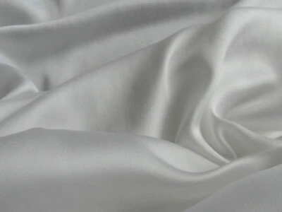 Seidenstoff Seide Satin old ausgerüstet 100%Seide in weiß 1,34 x 0,50Meter - Bild 1 von 4