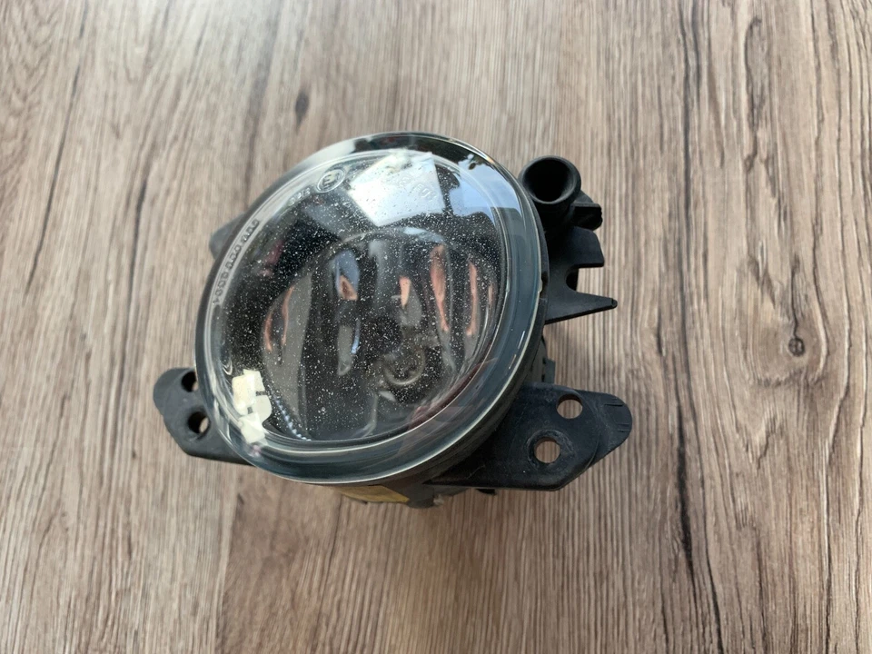 Mercedes A B C E CLS GL GLK ML OEM Front RH Fog Light A2518200856 - Image 2 of 4