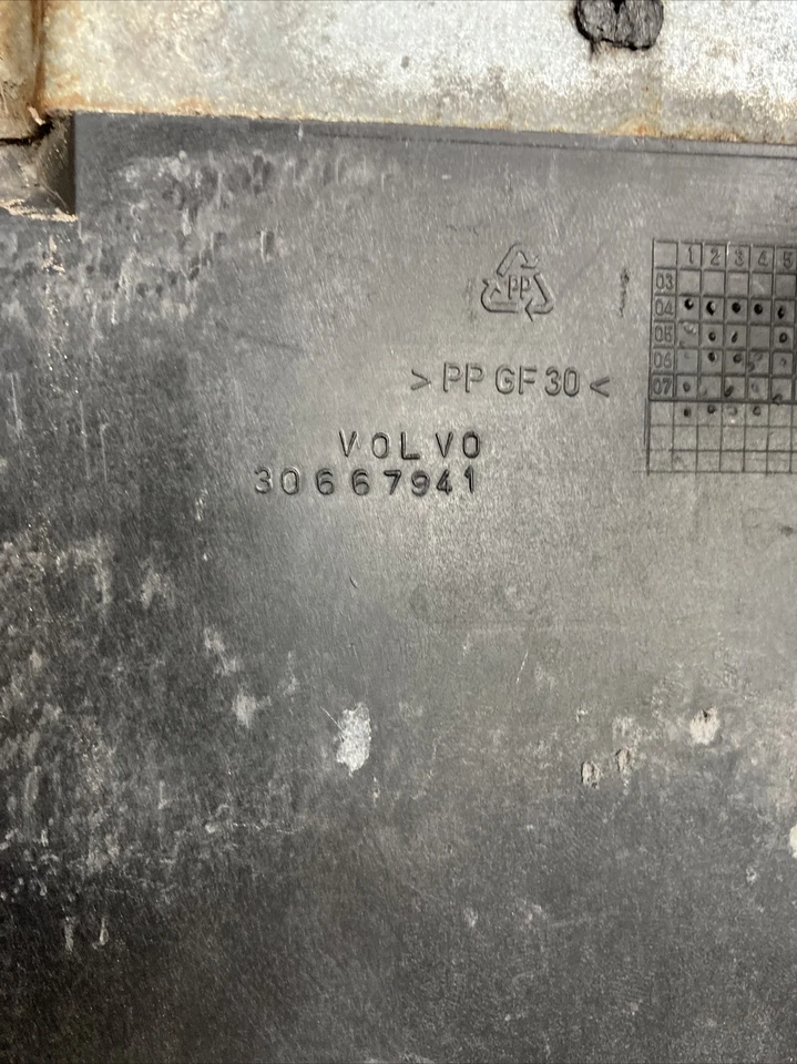 Portapilas Delantero Volvo S40 30667941 Original 2.0 Tdi Año 2009 Foto 4 de 4