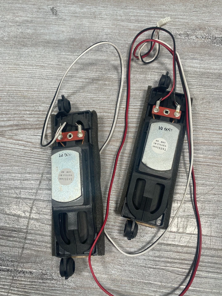 Hitachi LE39A309 LCD TV Part Speakers - Image 3 of 3