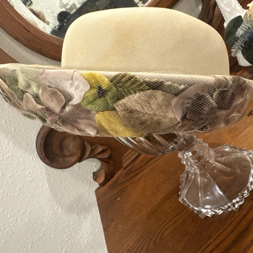 Sombrero Cloche Doris Original De Colección Con Caja Sombrero Original Pieza de Periodo: Años 60’s Foto 2 de 4