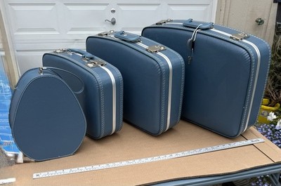 Vintage Samsonite 4-Pc Powder Blue Hardshell Nesting Luggage Set (1960-70 s)