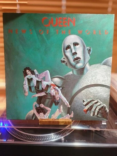 Queen, News Of The World, 1977 1st Elektra, 6E-112, Gatefold, VG+/VG+