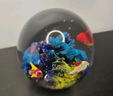 Vintage Dynasty Aquarium Glass 2 LB Paperweight w Original Dynasty Sticker+ Felt