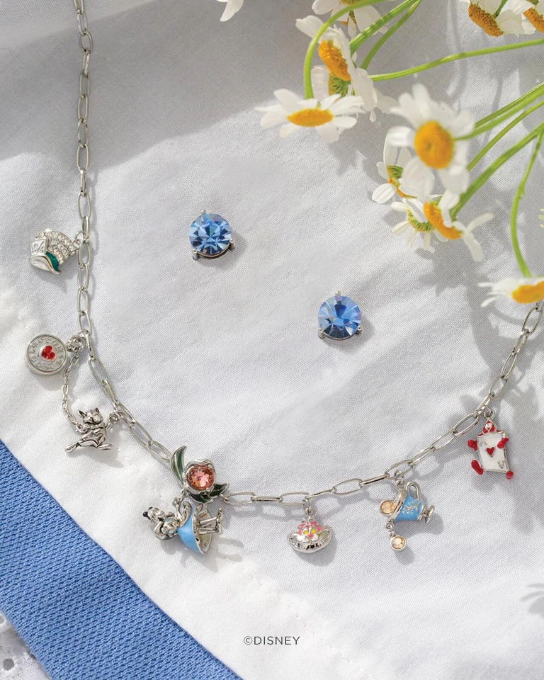 Medallones Origami Owl l Disney® Alicia en el País de las Maravillas con dijes Foto 2 de 4